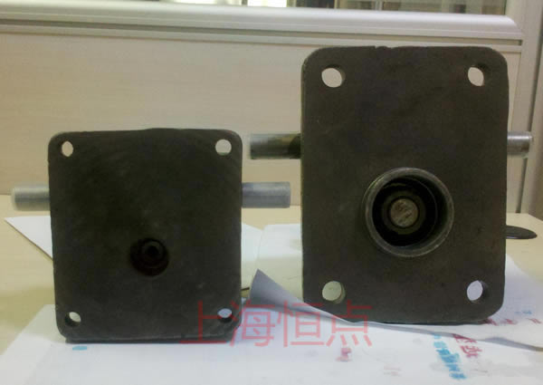 1噸和2.5噸絲杆升降機底面對比圖