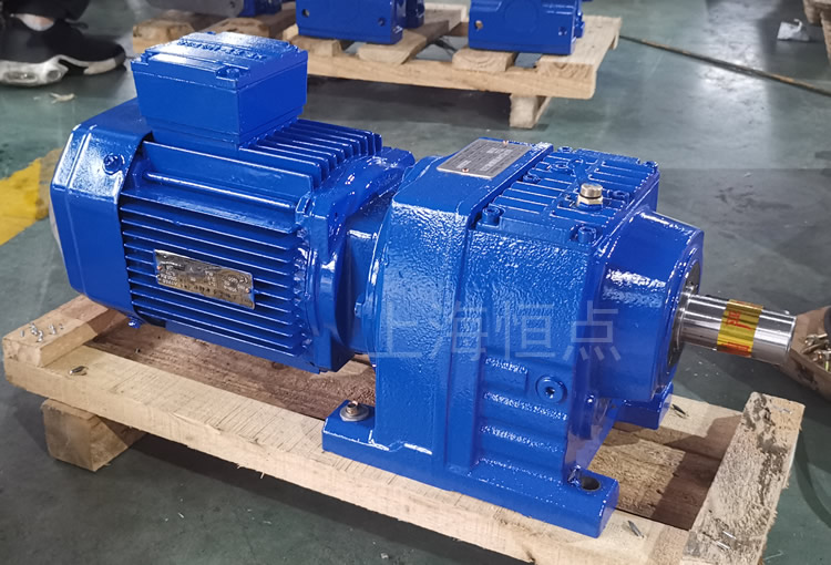 R47系列減速機配電機，藍色油漆實物照片