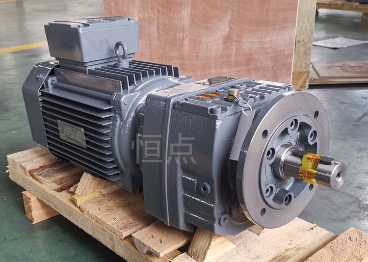 RF47系列減速機配直聯電機，立式安裝 輸出法蘭+軸 實物圖