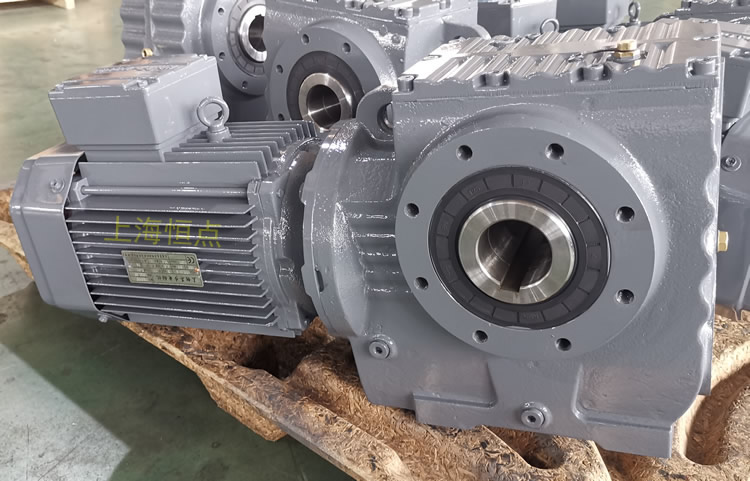 SA77系列減速機輸入配電機，輸出通孔，常用件實物圖